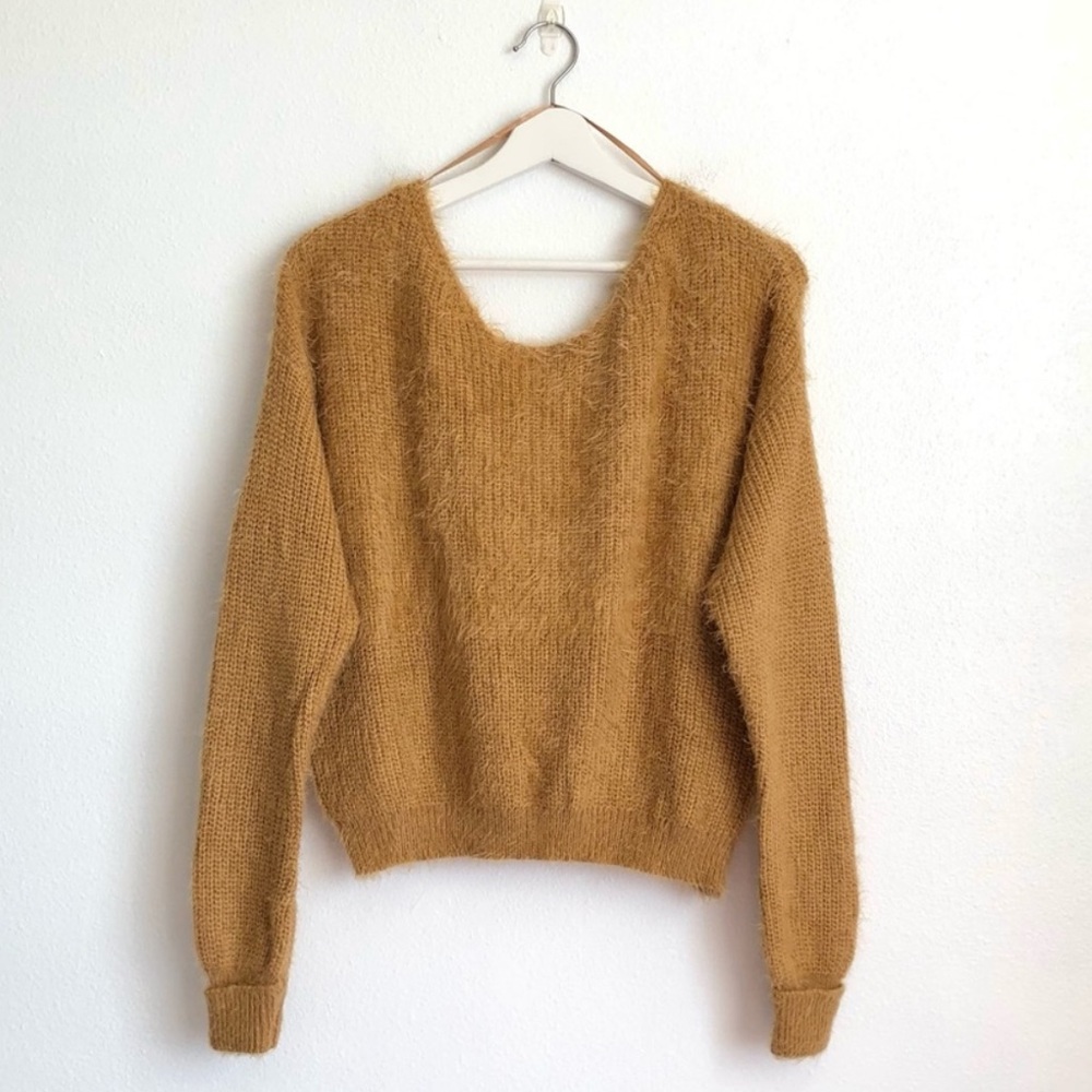 Carmel Tan Twisty Twist-Back Stretchy Super-Soft Fuzzy Knit Sweater NWOT